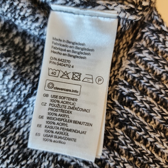 H&M Sweater Medium - Picture 14 of 14